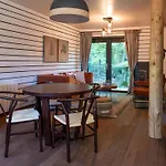 Cozy Forest Escape For Four *