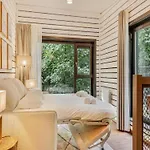 Cozy Forest Escape For Four 펜션 Antoing