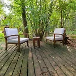 Cozy Forest Escape For Four 펜션