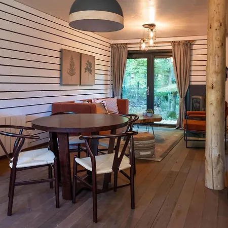 Cozy Forest Escape For Four *