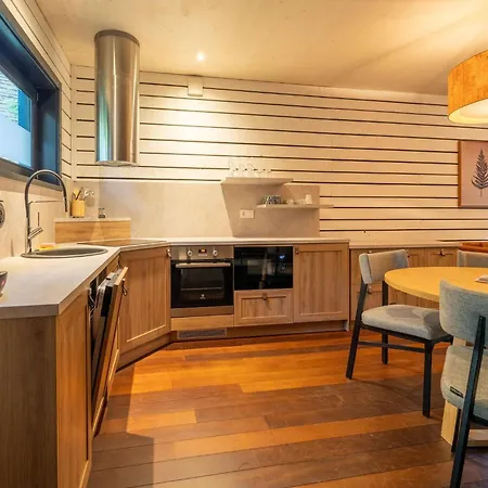 Cozy Forest Escape For Four Casa vacanze