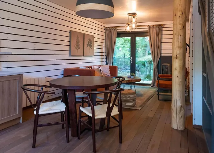 Cozy Forest Escape For Four *